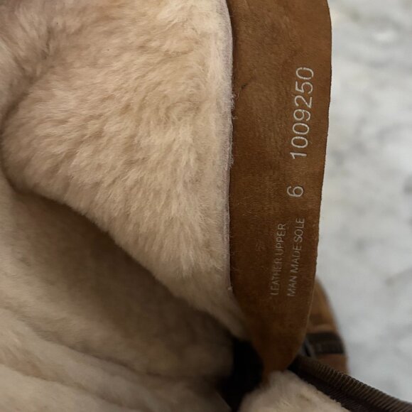 UGG Abree Short II Classic Luxe Boot, Size 6 - Picture 4 of 12